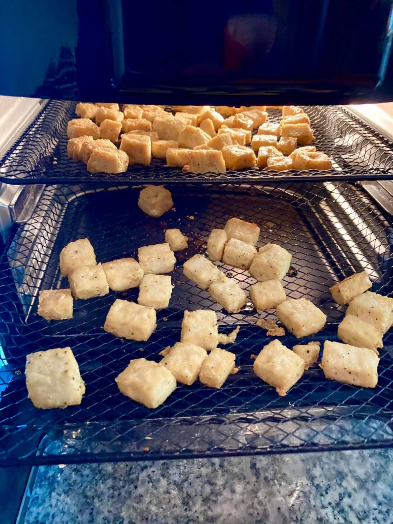 http://www.tastetv.com/theme2/wp-content/uploads/2021/04/zavor-air-fryer-tofu-2-773x1030.jpg